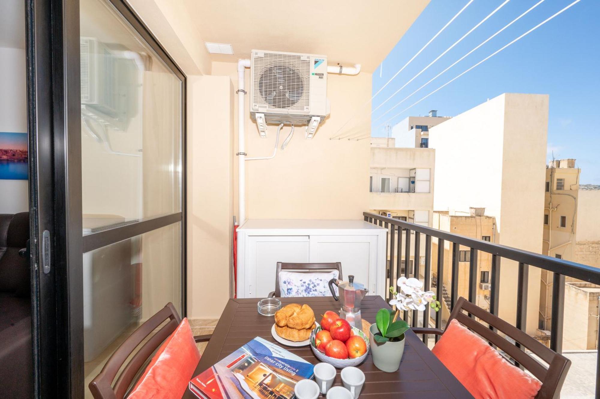 Sea Bliss Apartments With Terrace Just Off Seafront In St Paul'S Bay - By Getawaysmalta St. Paul's Bay Exterior photo